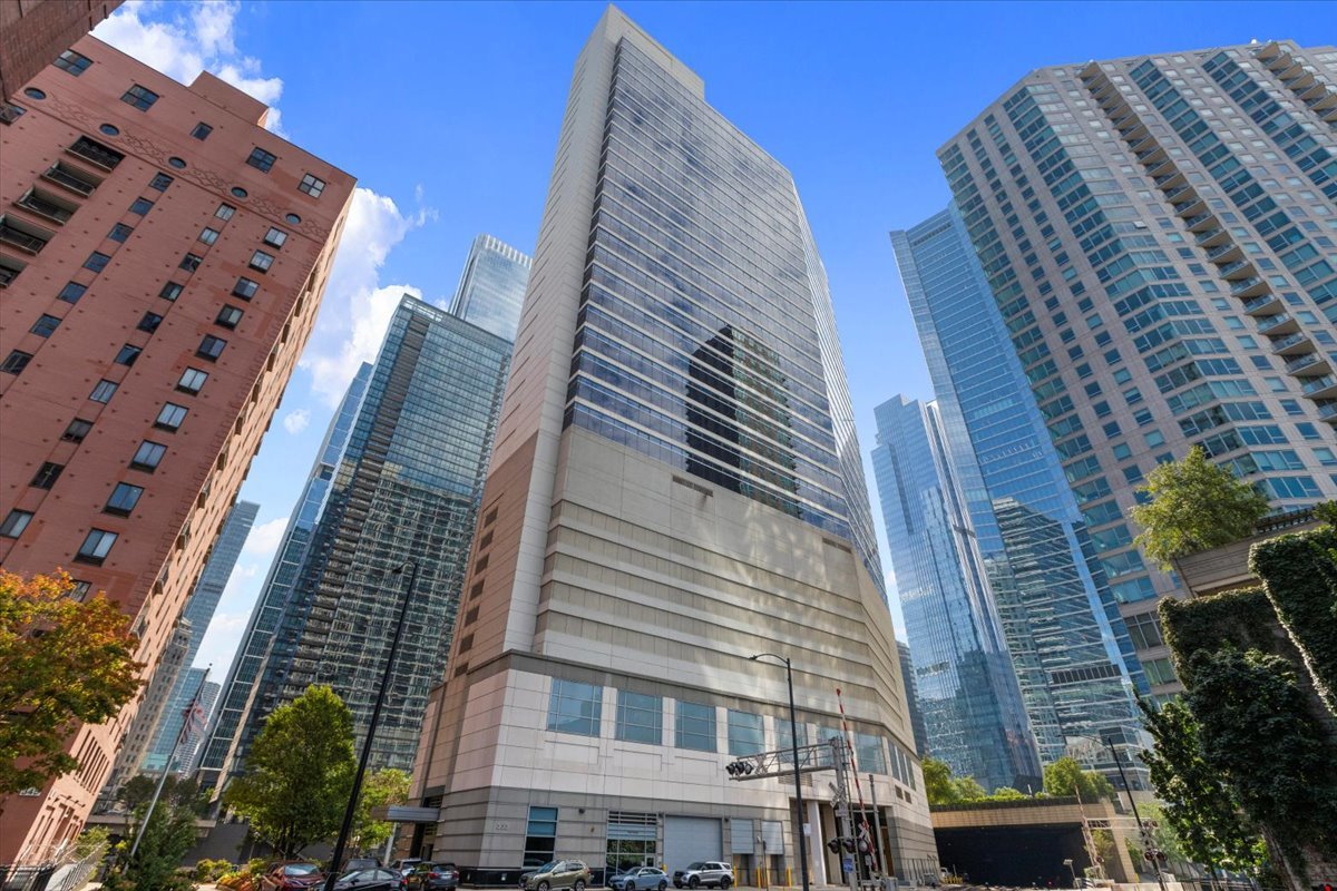 333 N Canal Street Unit: 3602