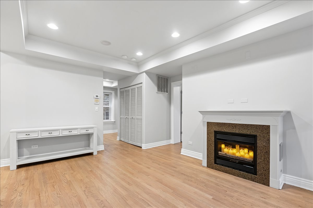 6333 N GLENWOOD Avenue Unit: 1E