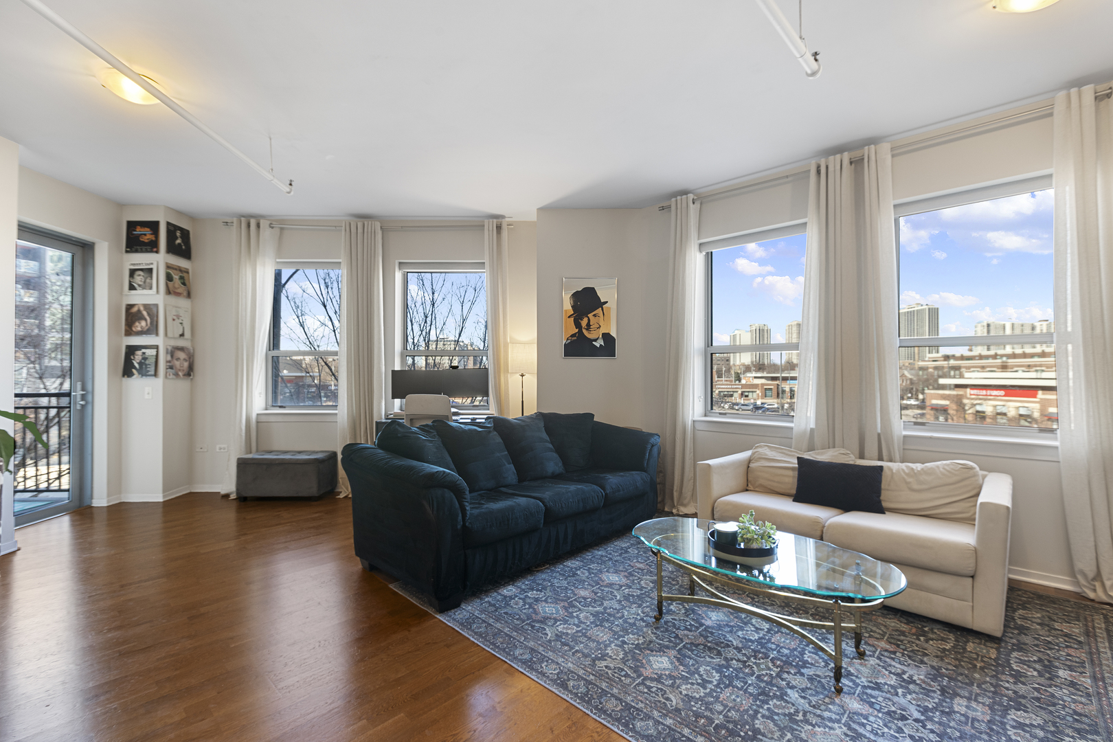 437 W Division Street Unit: 304