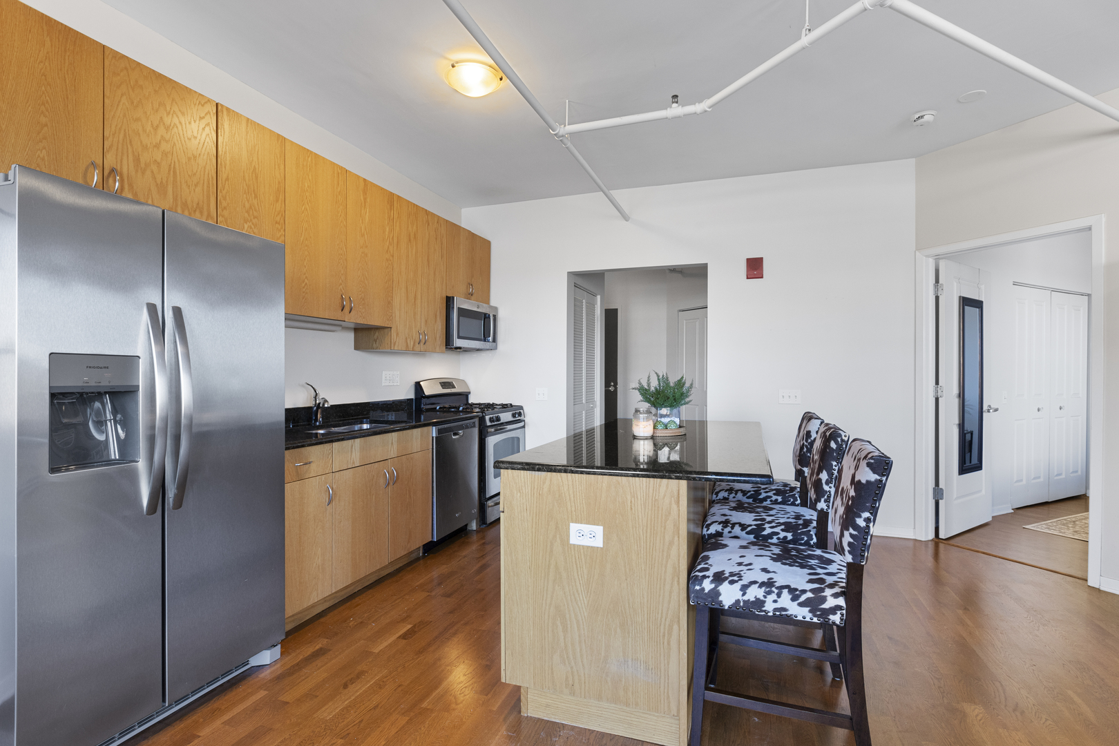 437 W Division Street Unit: 304