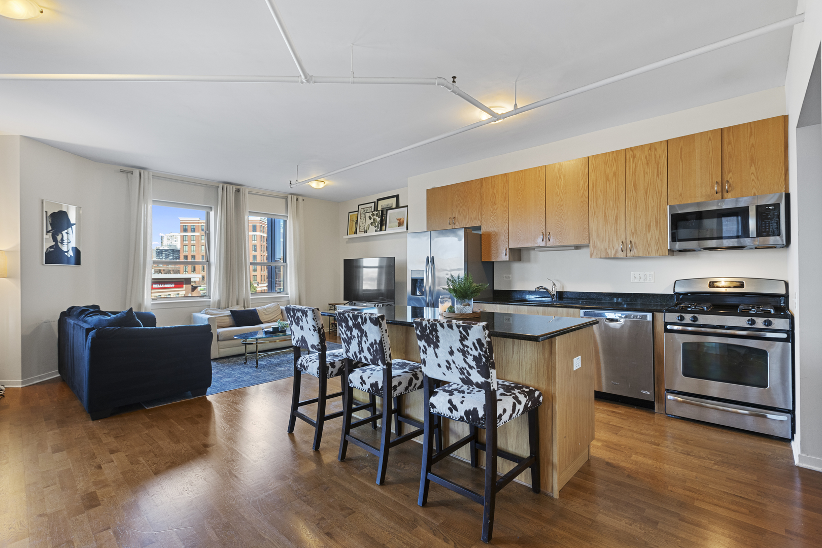 437 W Division Street Unit: 304