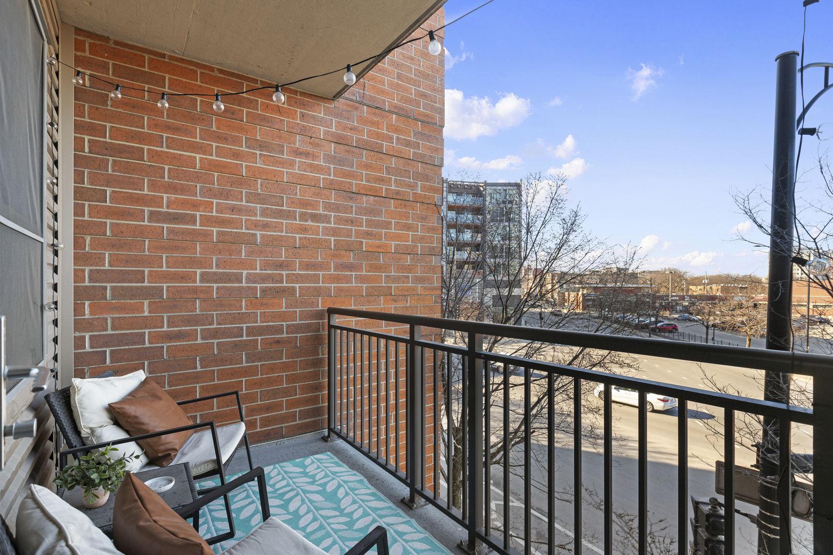 437 W Division Street Unit: 304
