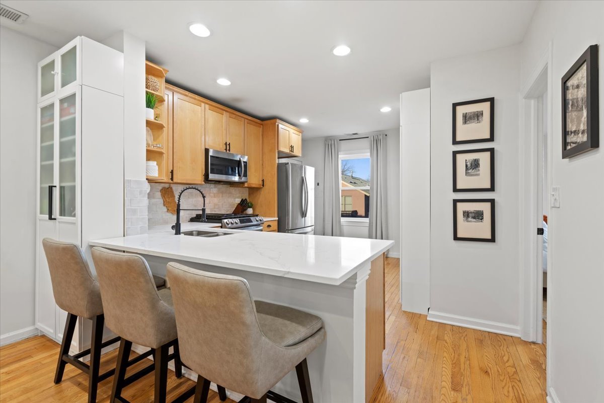 3132 N Clifton Avenue Unit: 3N