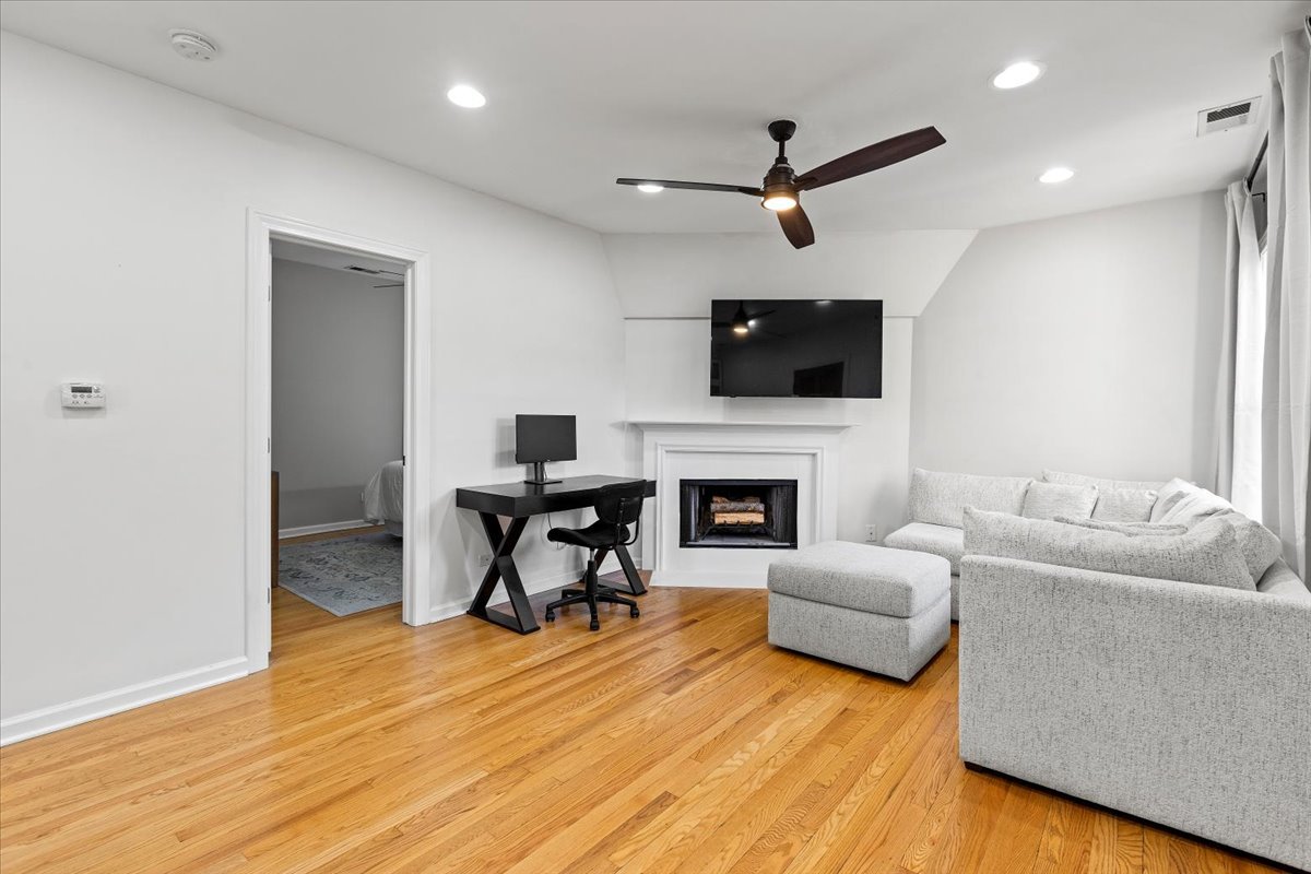 3132 N Clifton Avenue Unit: 3N