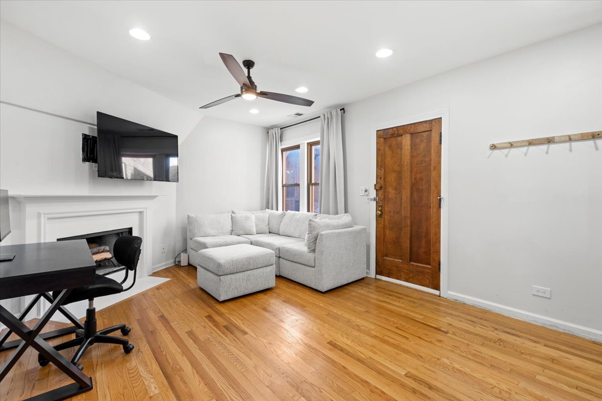 3132 N Clifton Avenue Unit: 3N