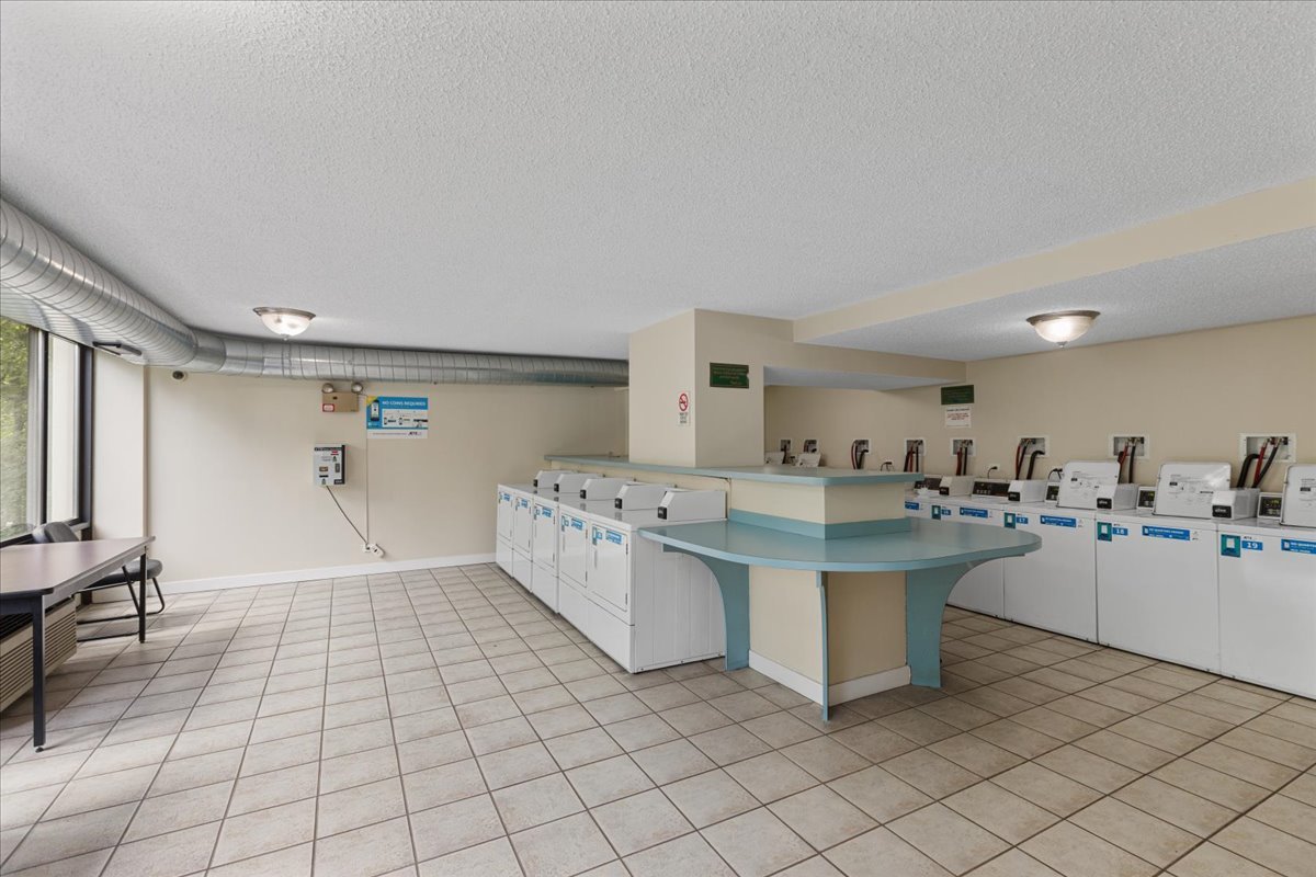 2754 N Hampden Court Unit: 1101