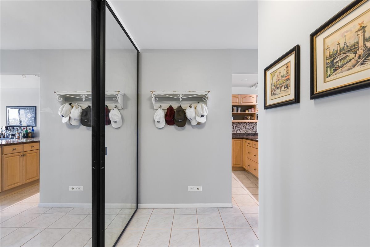 2754 N Hampden Court Unit: 1101