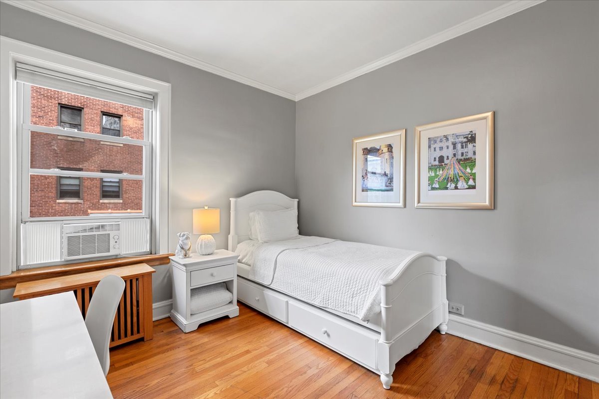 2726 N Pine Grove Avenue Unit: 3N