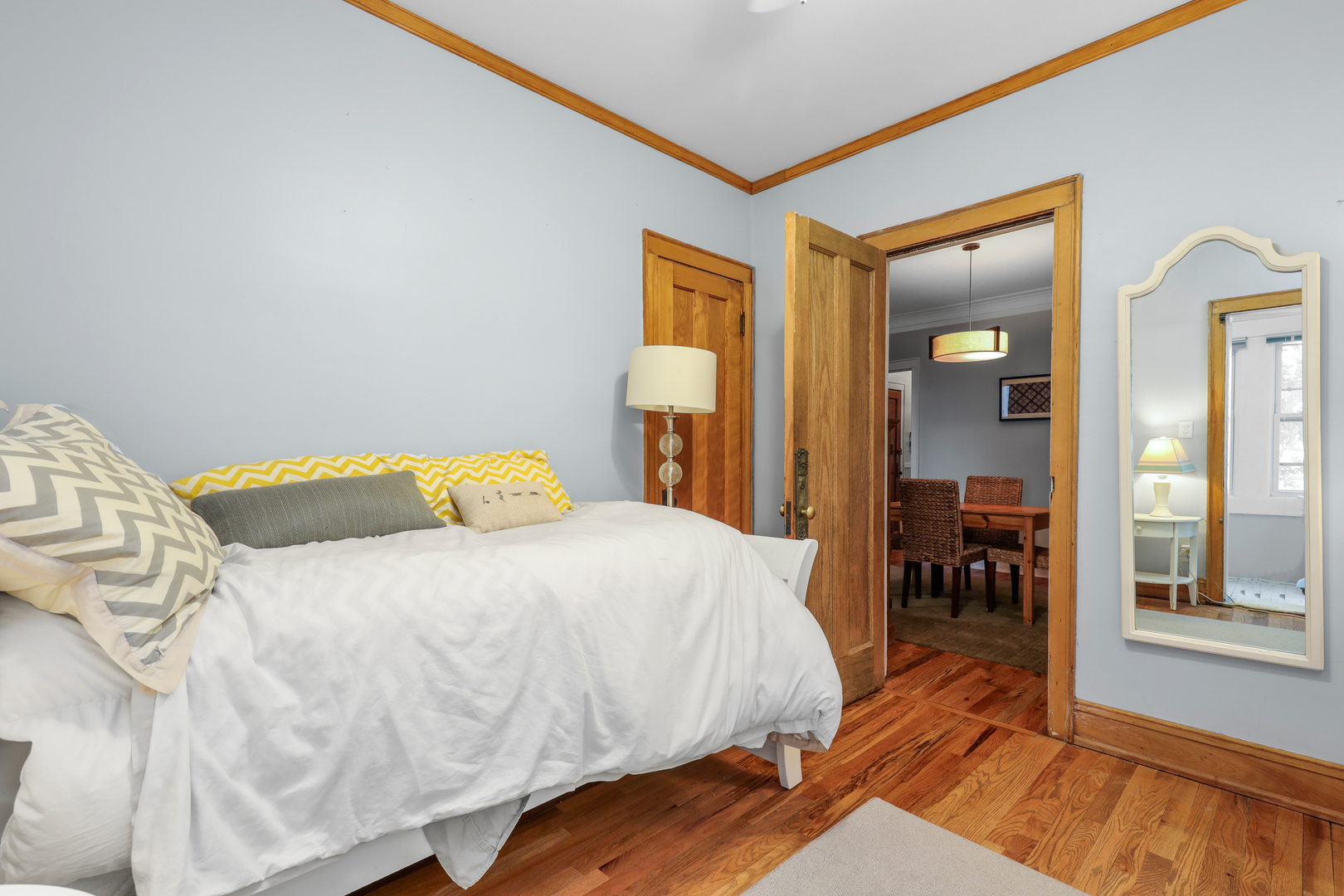 5012 N Winchester Avenue Unit: 2