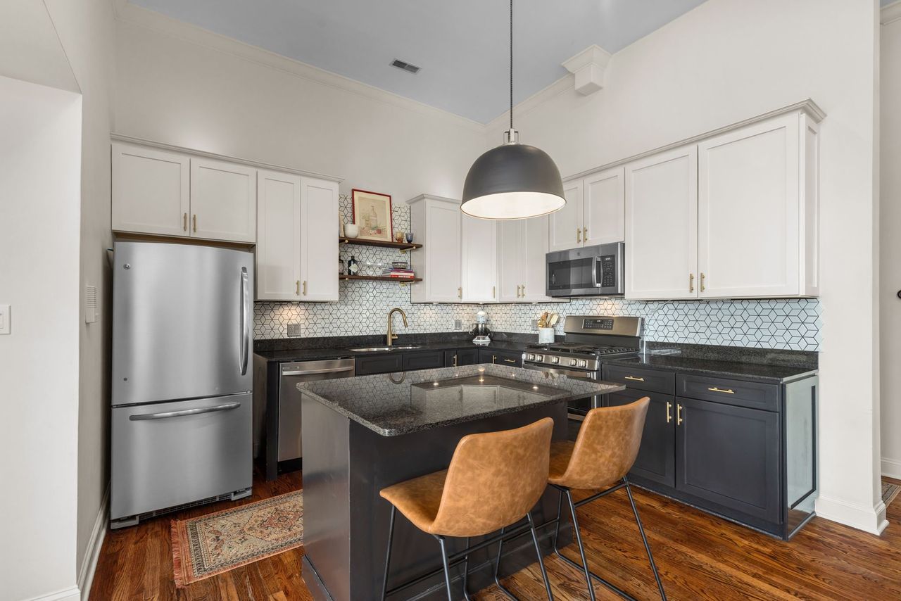 1865 N Winnebago Avenue Unit: 4S