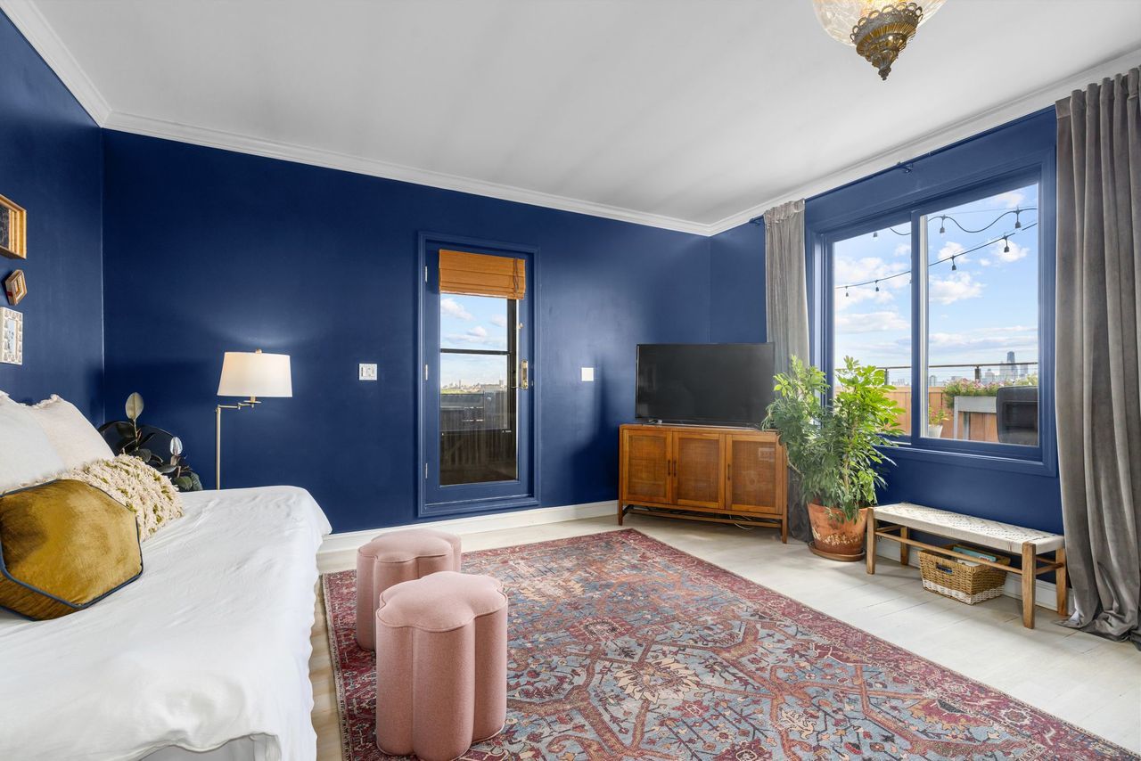 1865 N Winnebago Avenue Unit: 4S