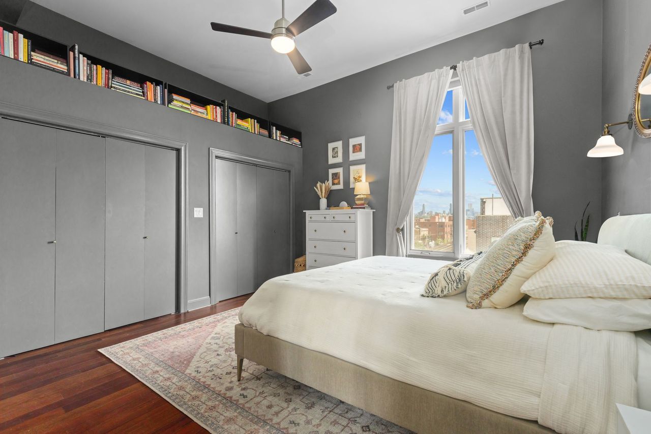 1865 N Winnebago Avenue Unit: 4S