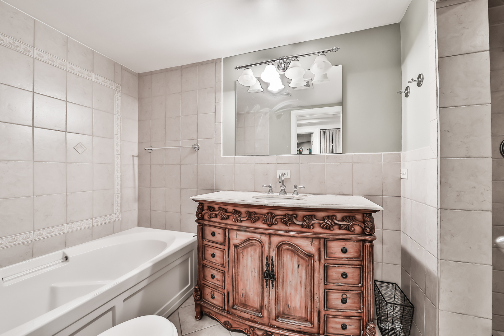 3901 N Hamilton Avenue Unit: 1