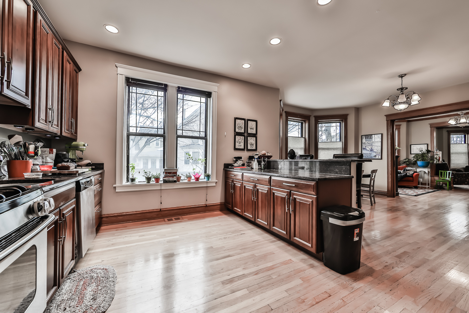 3901 N Hamilton Avenue Unit: 1