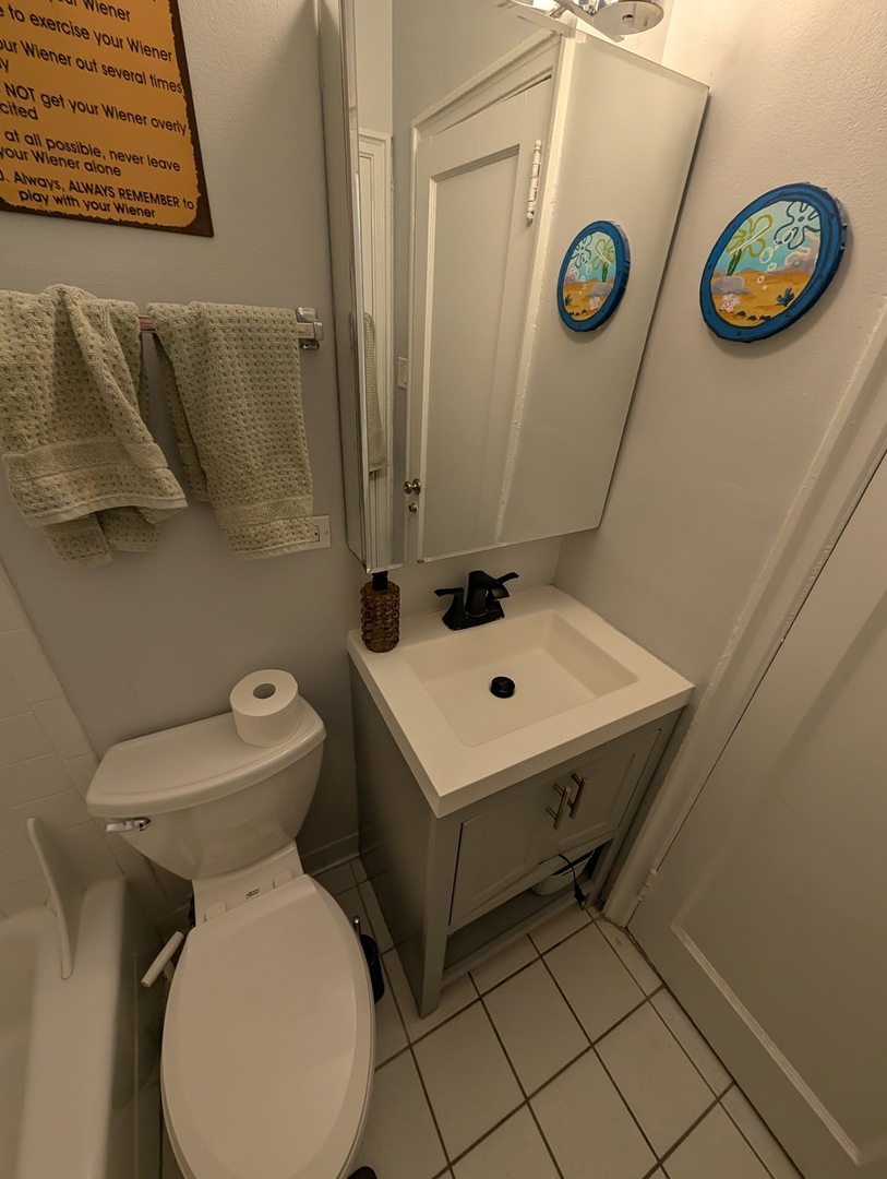 10 W Elm Street Unit: 902