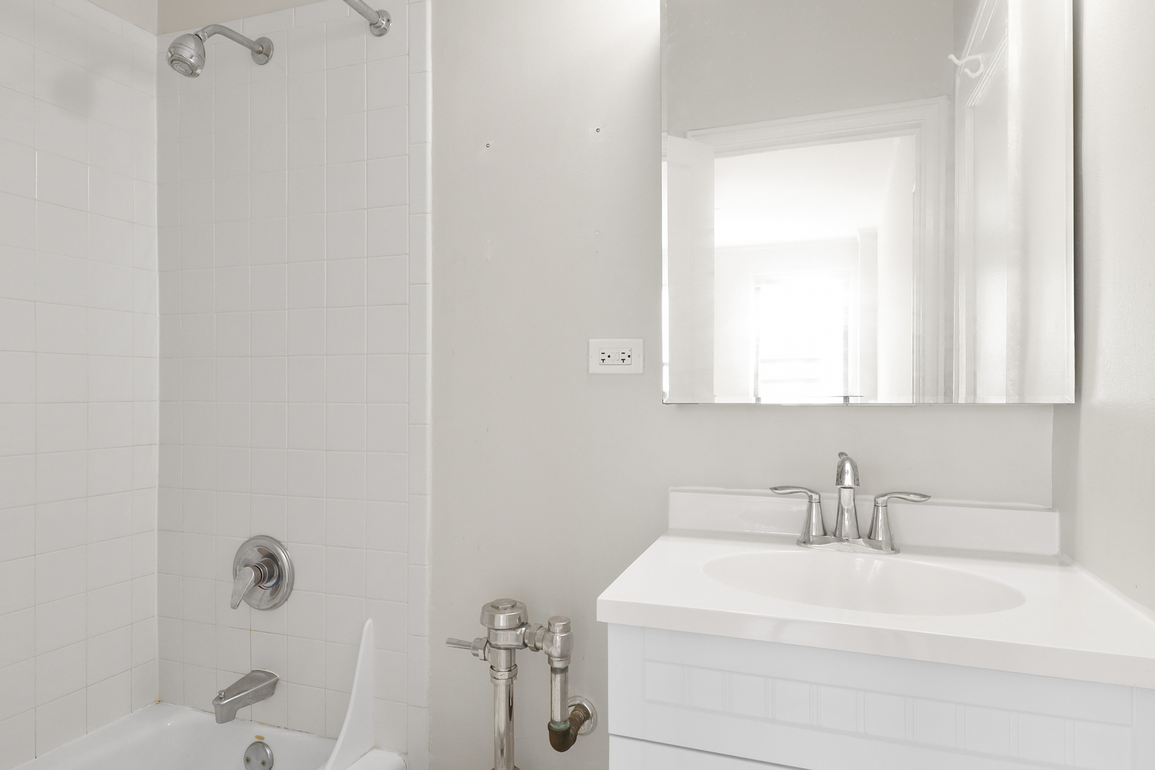 10 W Elm Street Unit: 602