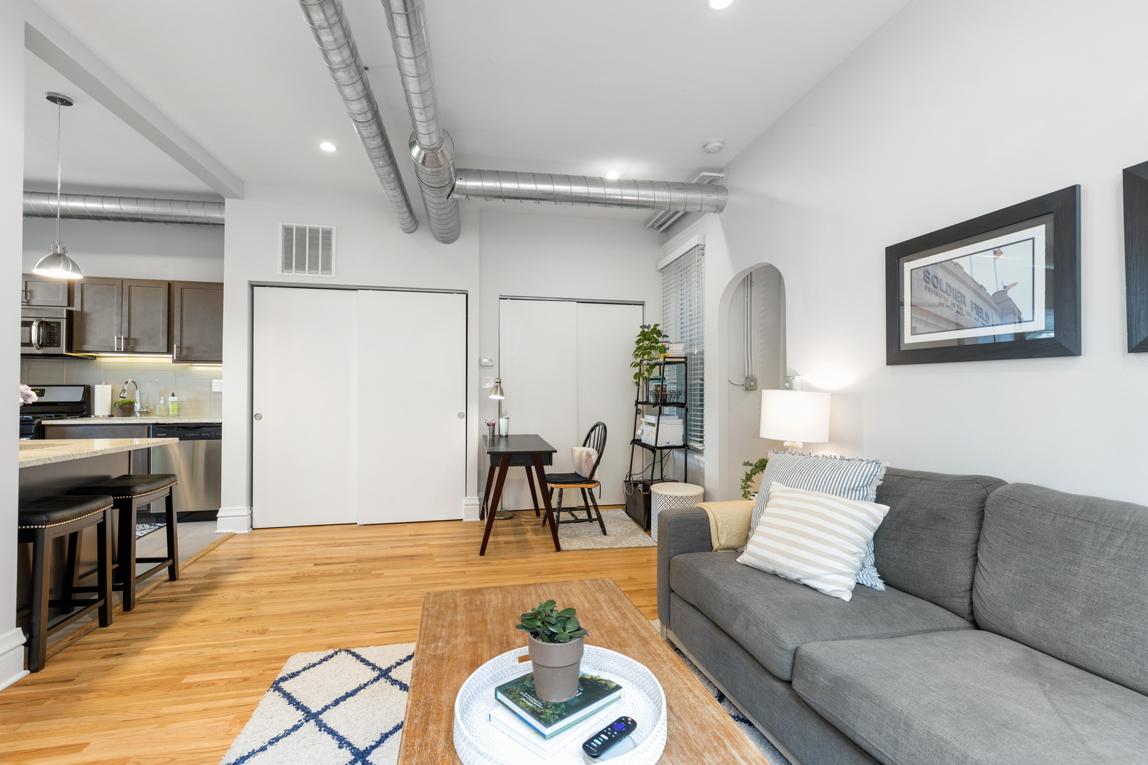 846 W Sheridan Road Unit: 1R