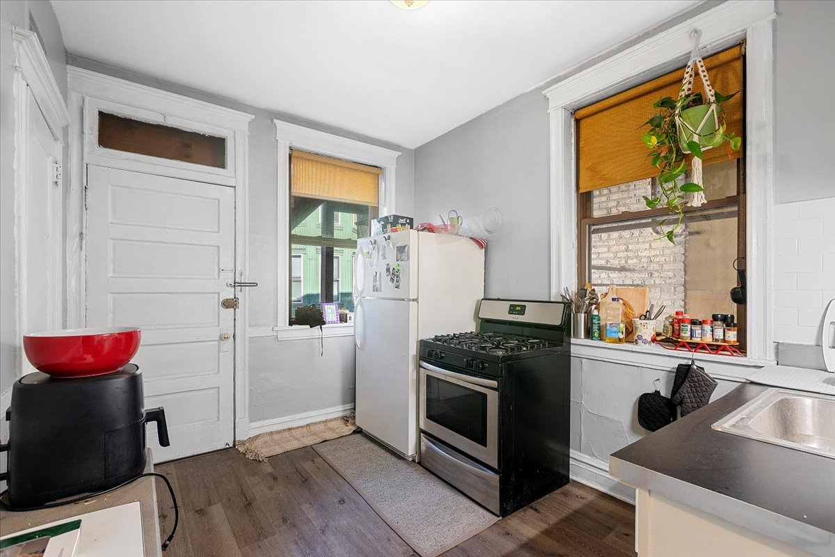 1406 W Melrose Street Unit: 1