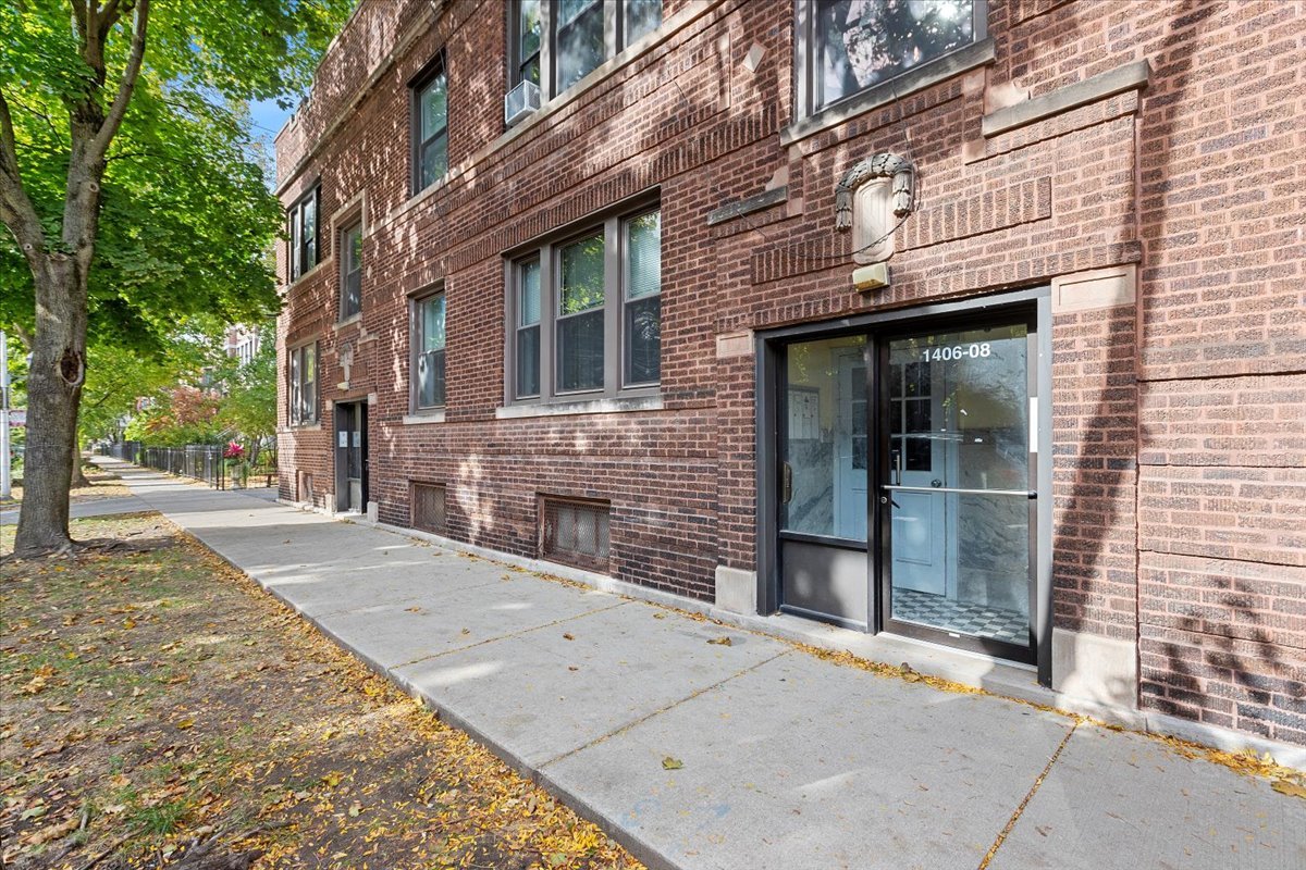1406 W Melrose Street Unit: 1
