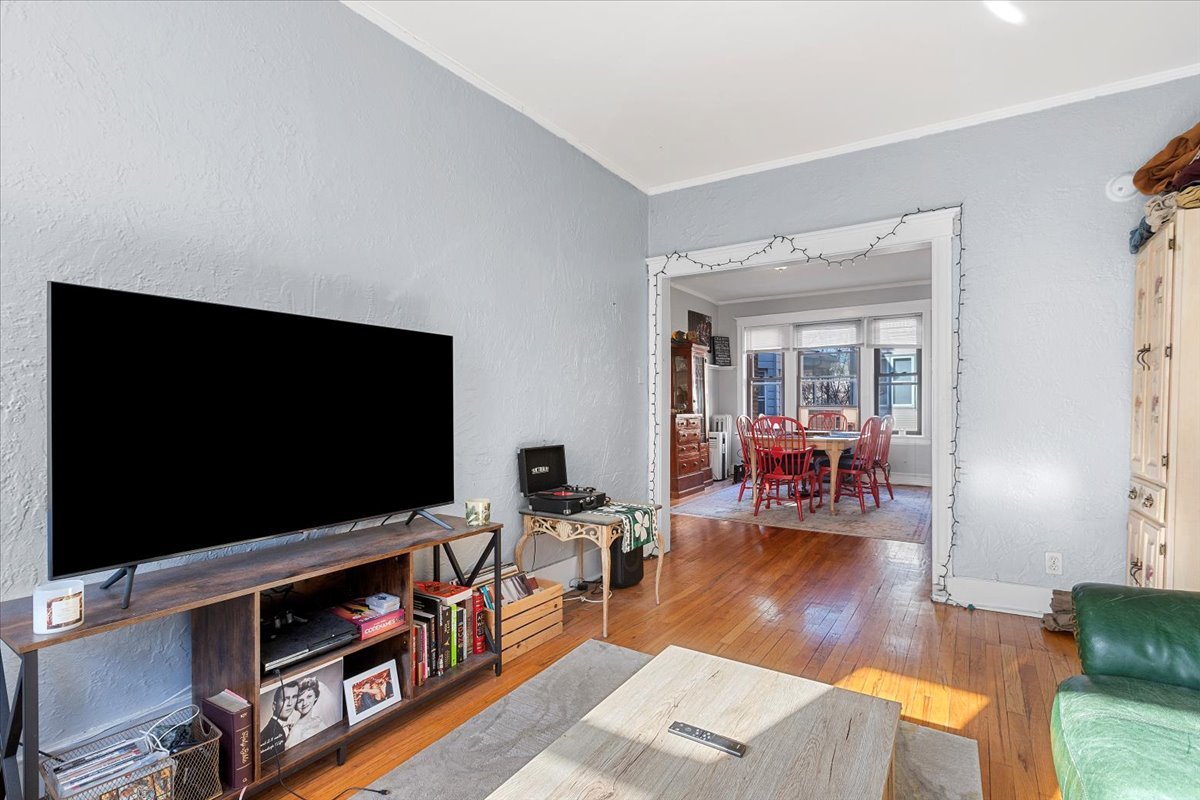 1406 W Melrose Street Unit: 1