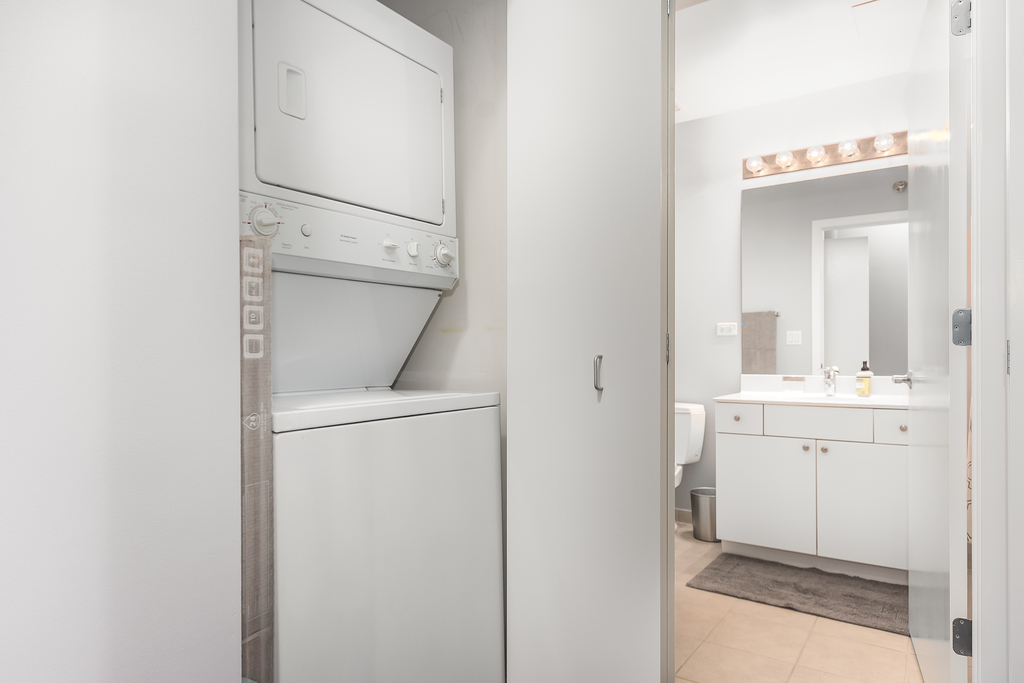 235 W Van Buren Street Unit: 2309