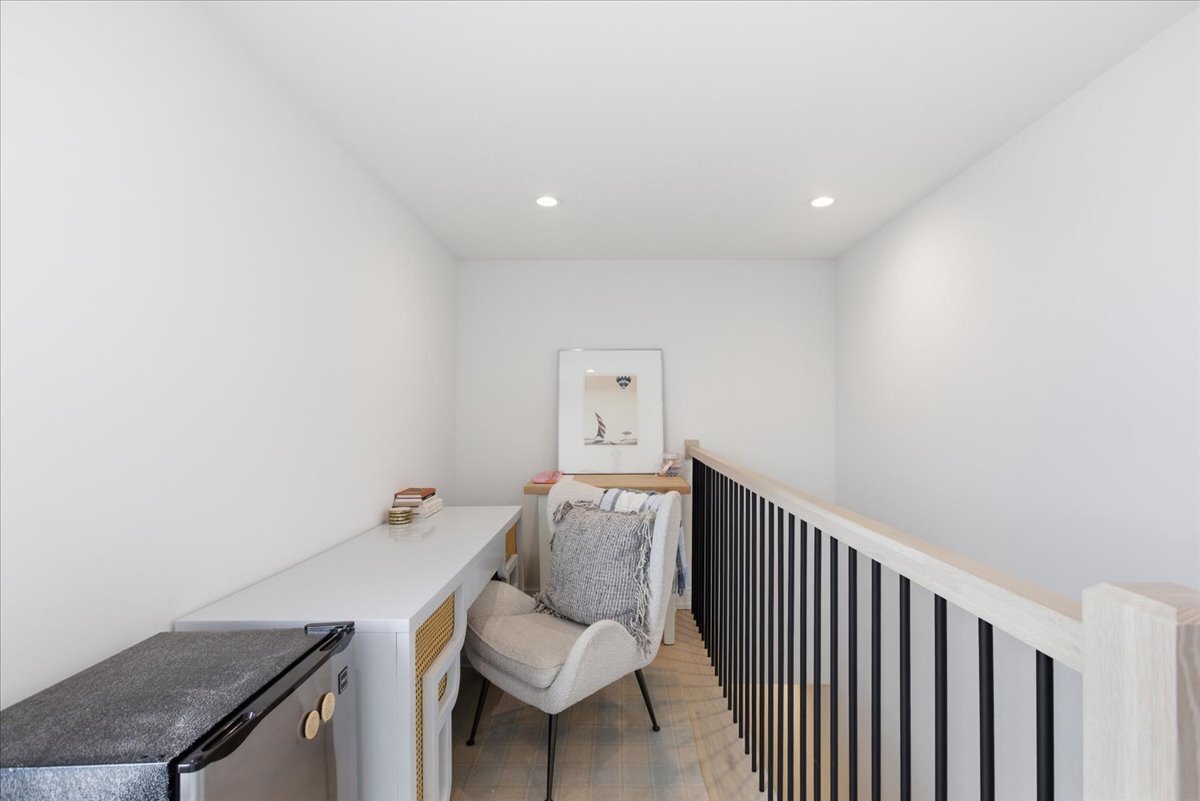 1244 N Greenview Avenue Unit: 2