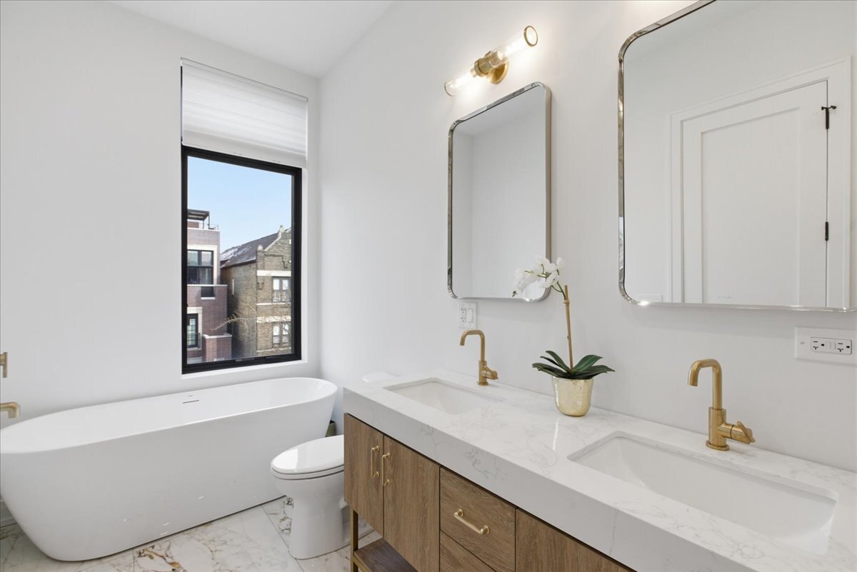 1244 N Greenview Avenue Unit: 2