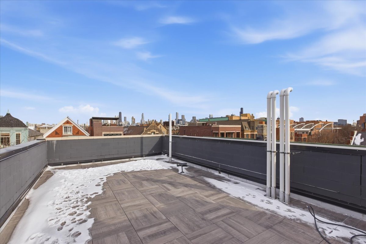 1244 N Greenview Avenue Unit: 2