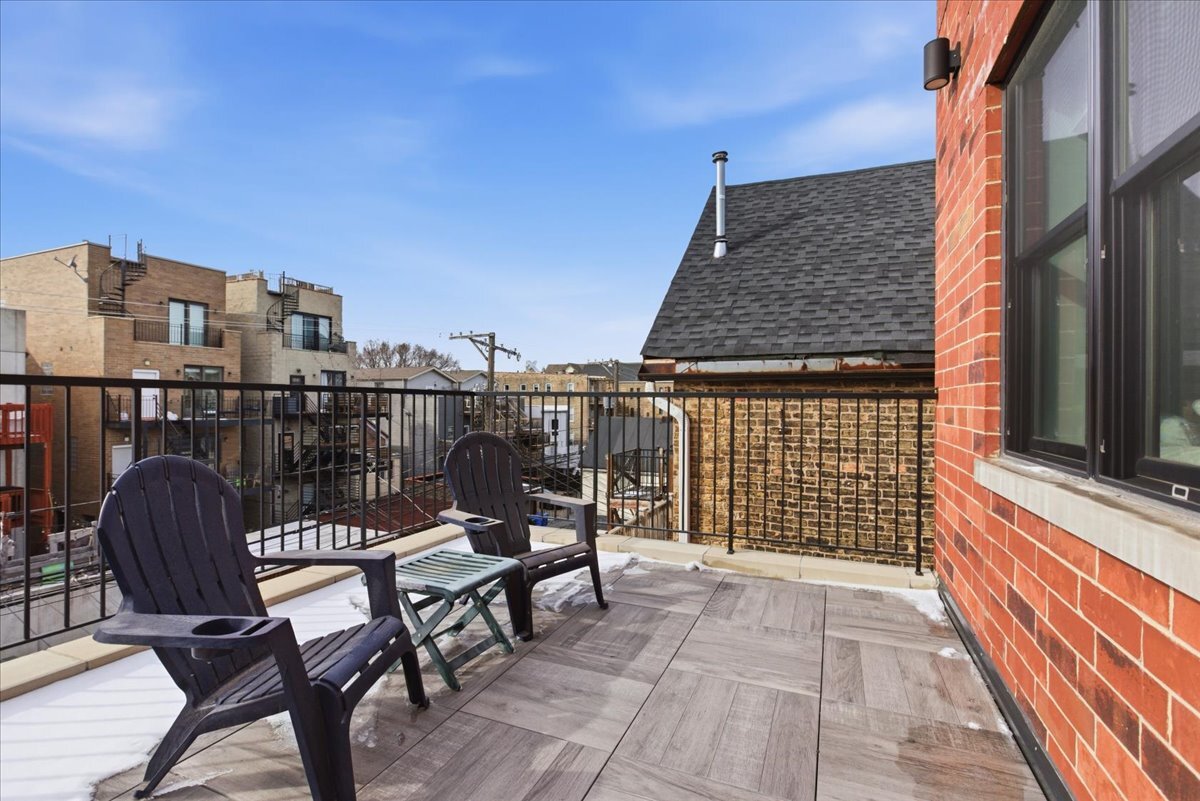 1244 N Greenview Avenue Unit: 2