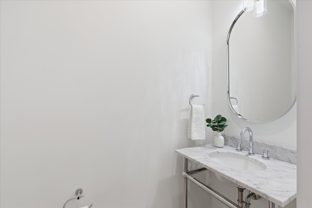 1244 N Greenview Avenue Unit: 2