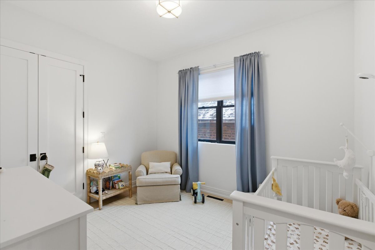 1244 N Greenview Avenue Unit: 2