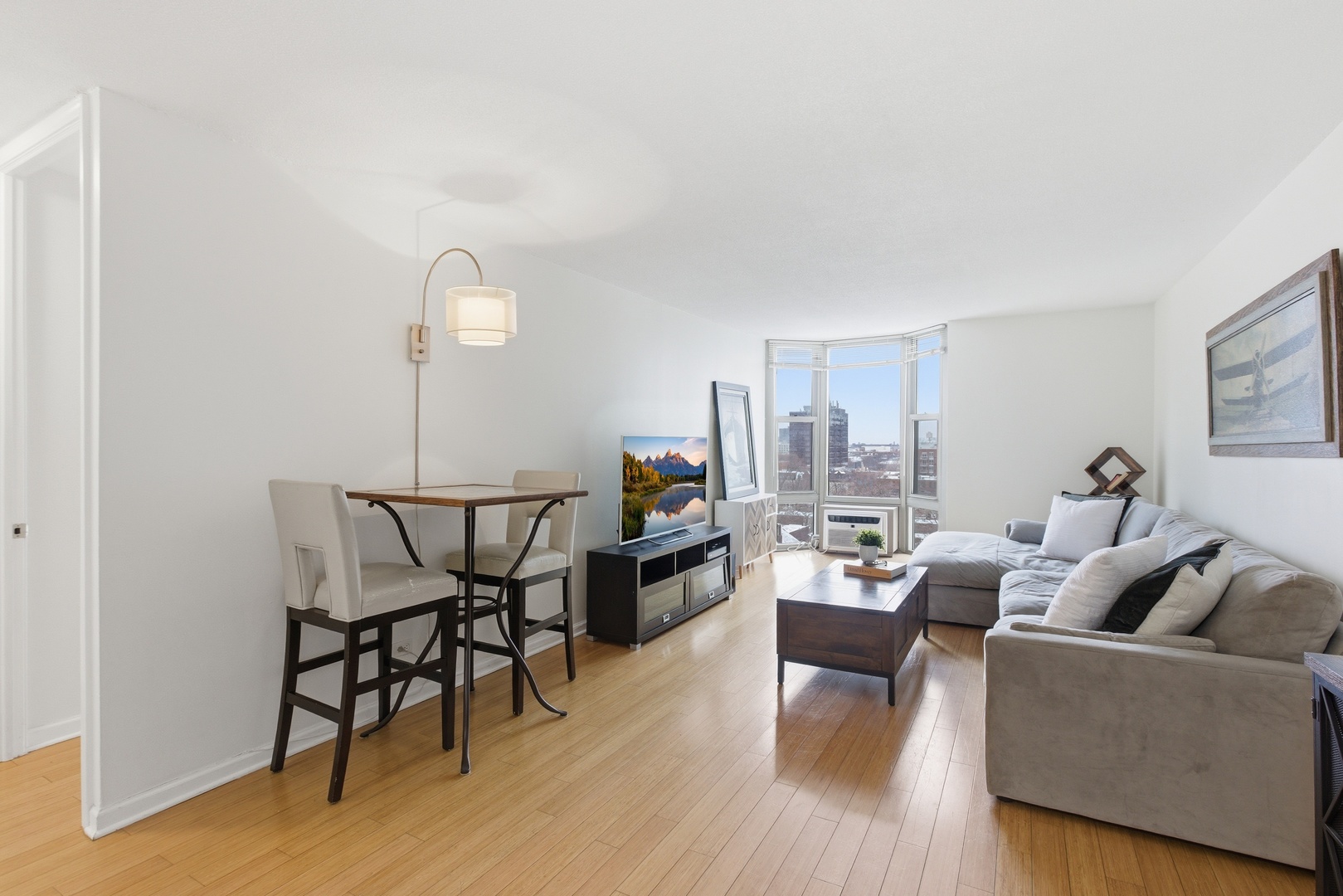 1340 N Dearborn Street Unit: 9D