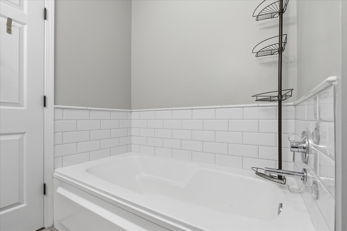 2140 N Winchester Avenue Unit: 10