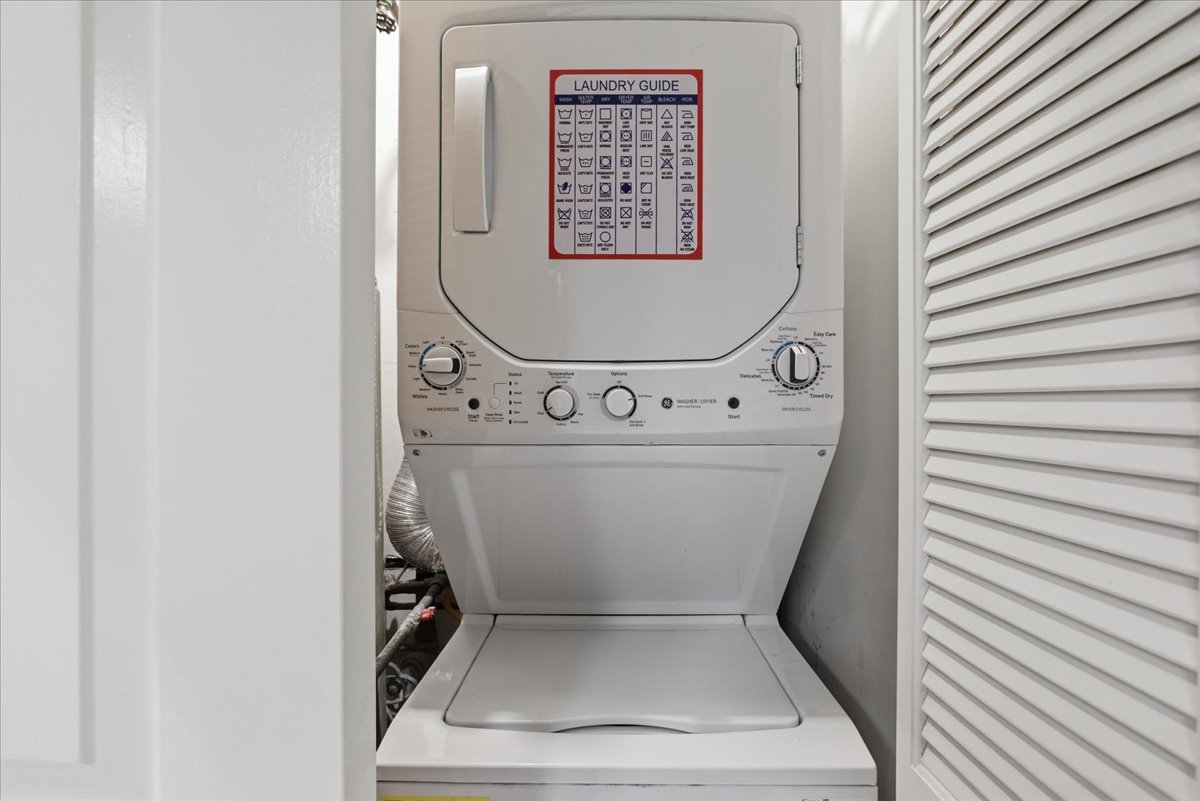 2140 N Winchester Avenue Unit: 10