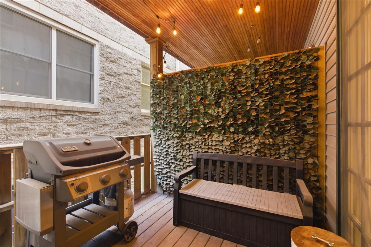 2140 N Winchester Avenue Unit: 10