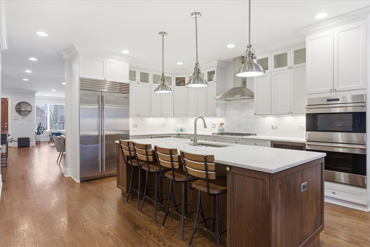 2733 W Agatite Avenue