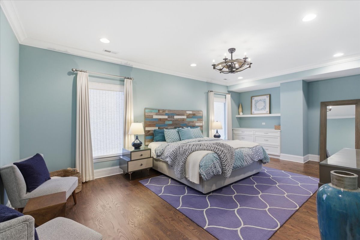 2733 W Agatite Avenue