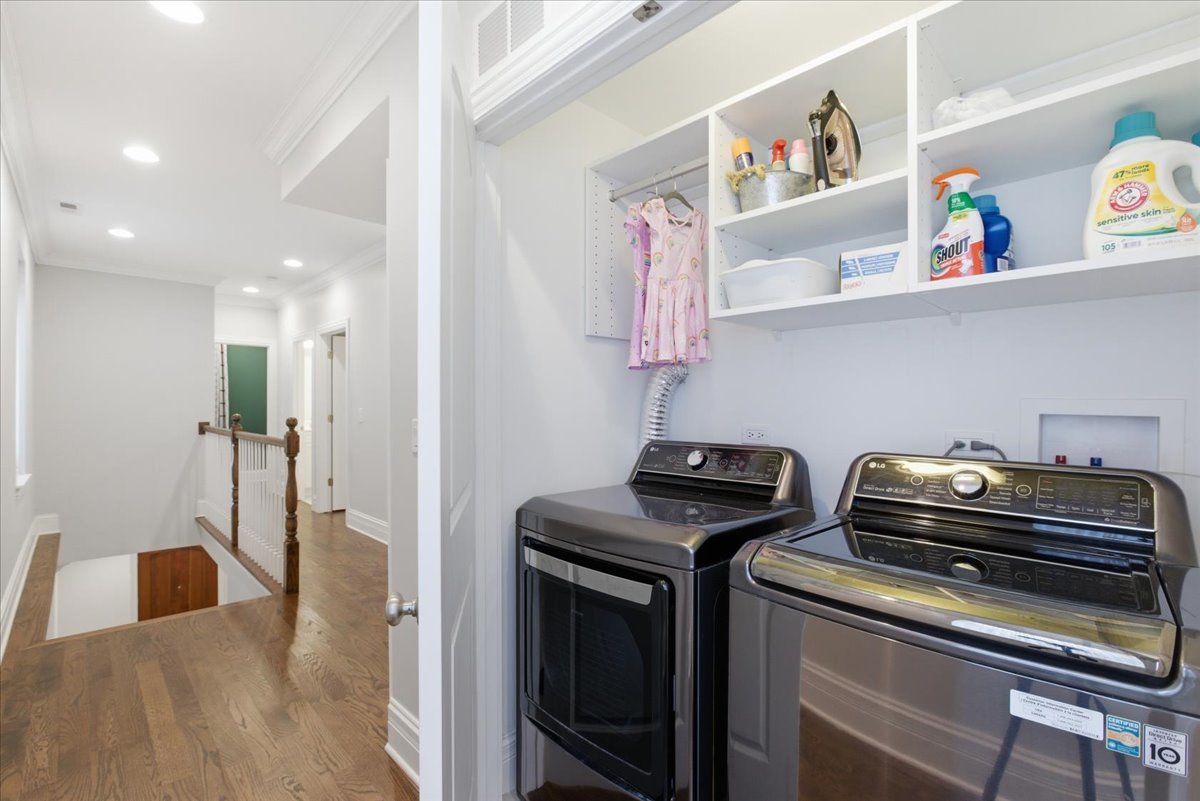 2733 W Agatite Avenue