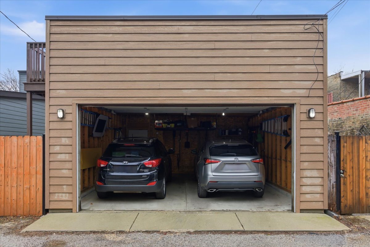 2733 W Agatite Avenue