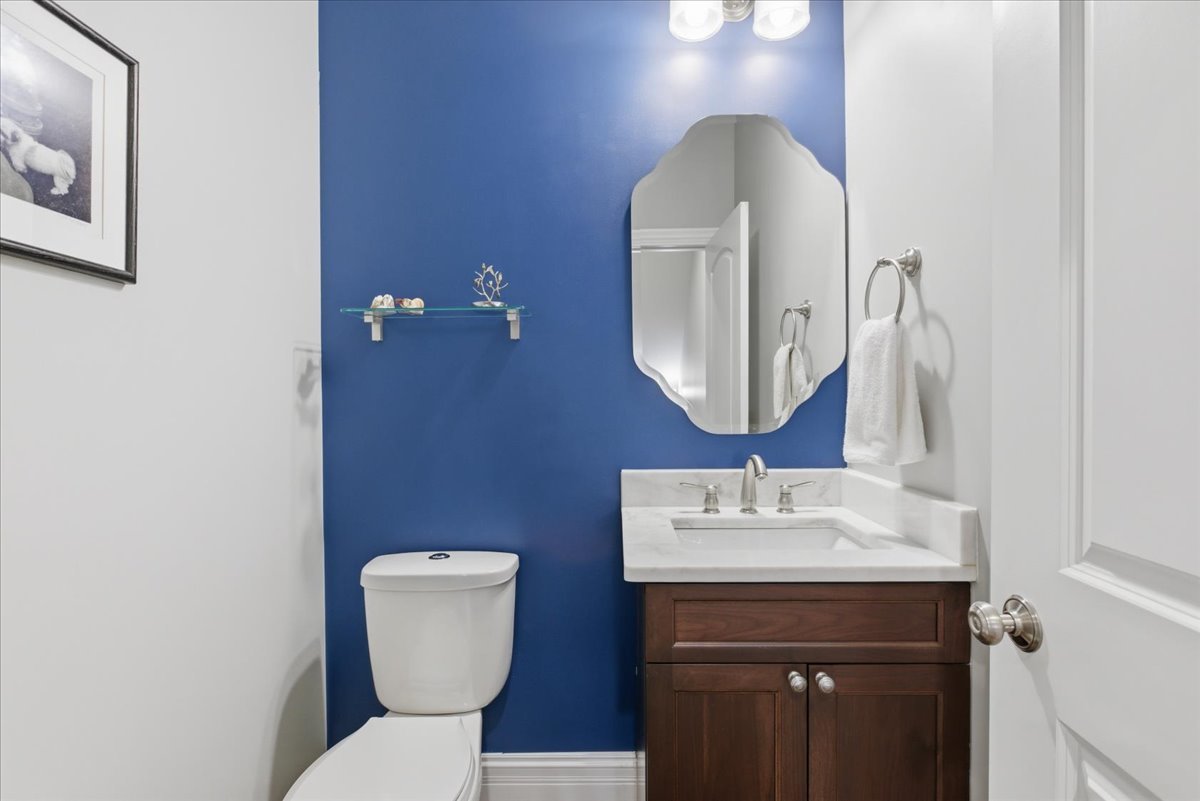 2733 W Agatite Avenue