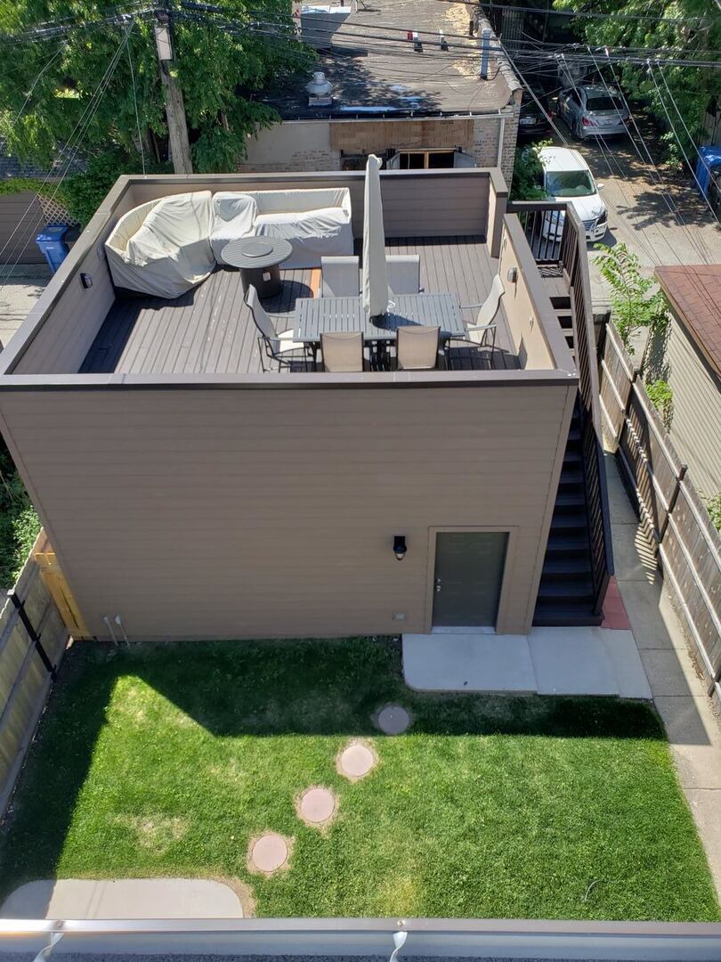 2733 W Agatite Avenue