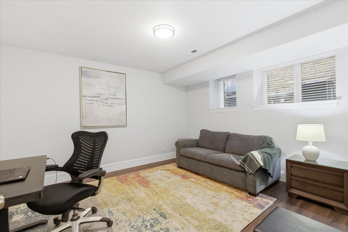 2733 W Agatite Avenue