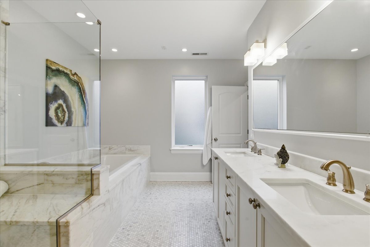 2733 W Agatite Avenue