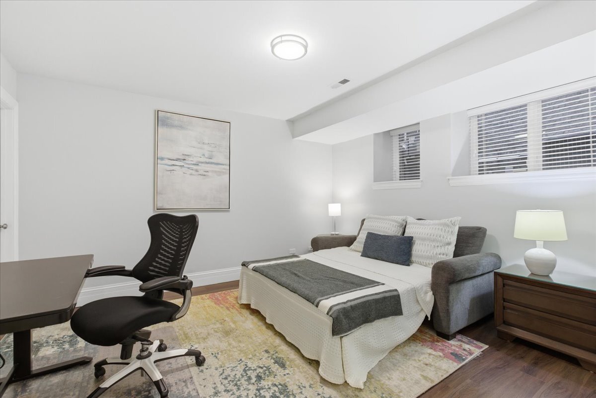 2733 W Agatite Avenue