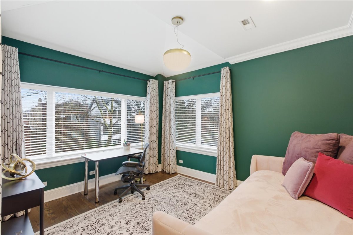 2733 W Agatite Avenue