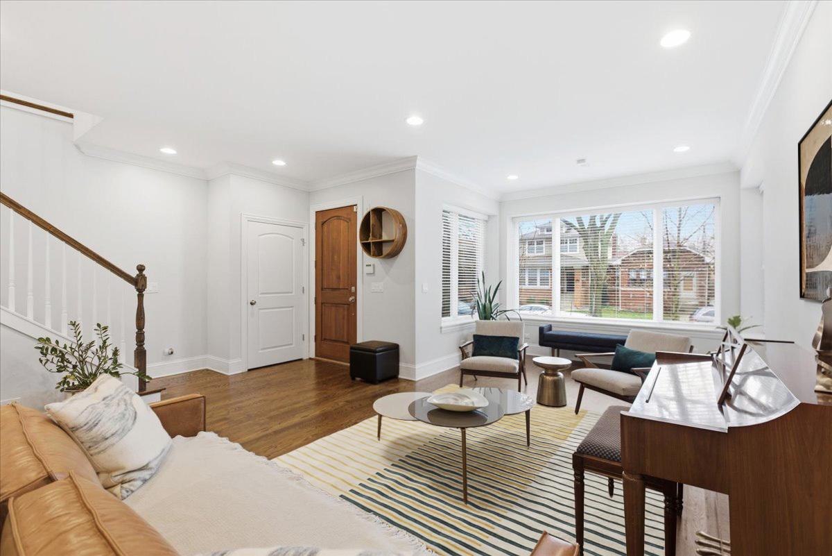 2733 W Agatite Avenue