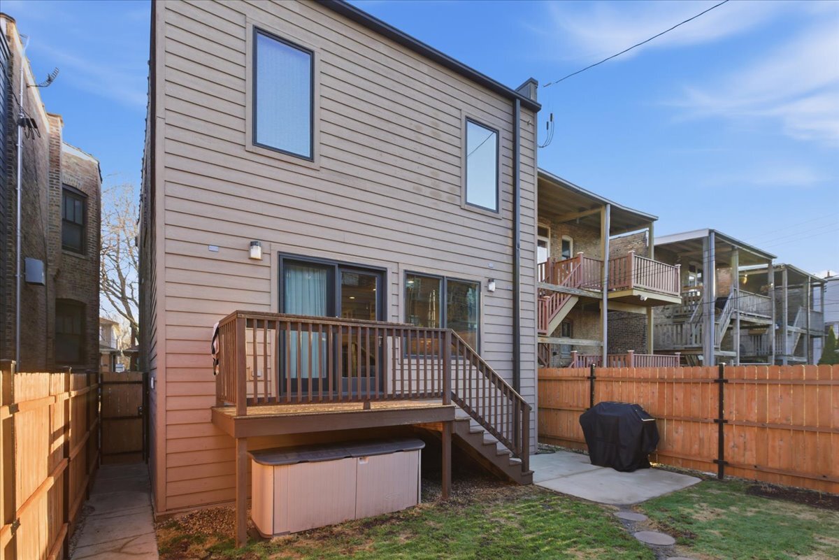 2733 W Agatite Avenue