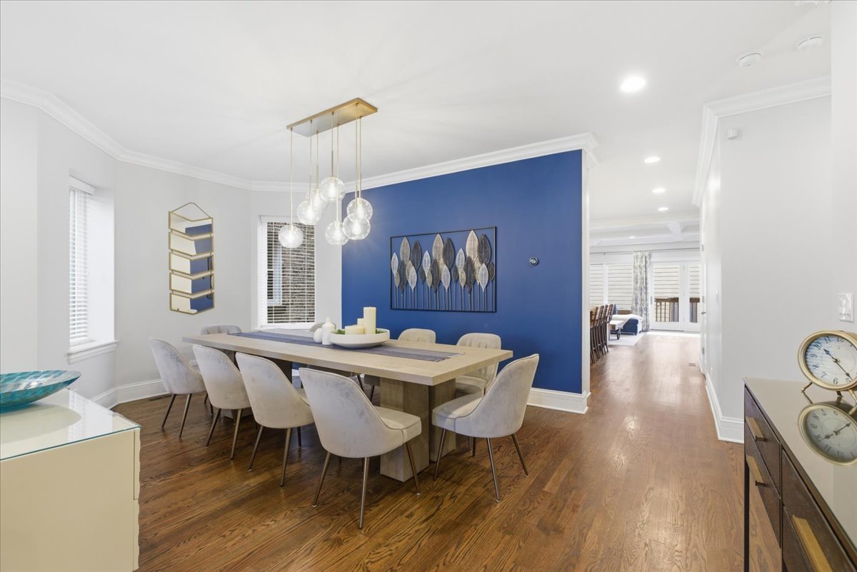 2733 W Agatite Avenue