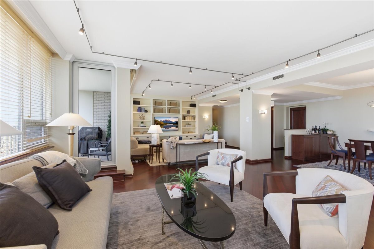 1000 N LAKE SHORE Plaza Unit: 30C