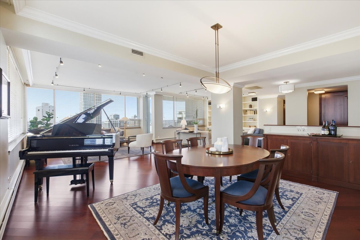 1000 N LAKE SHORE Plaza Unit: 30C